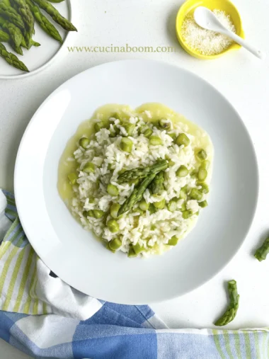 Italian recipe of risotto with asparagus